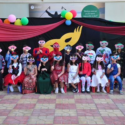 Zakho Students Attend Masquerade Party